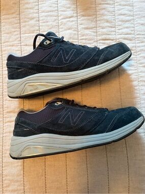 New Balance Womens Navy Suede and Sneakers 928V3, 9.5W